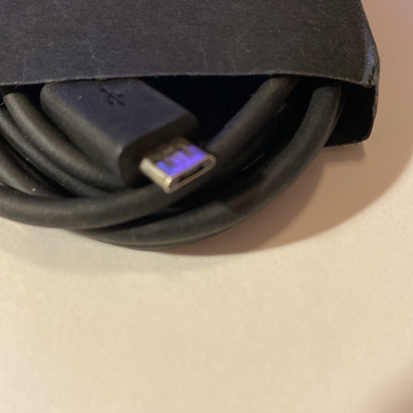 Kindle Fire micro USB charger - Picture 2 of 2